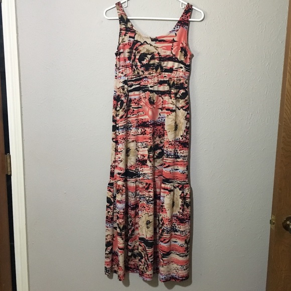 🎉 Host Pick! 🎉 Kristin Nicole Maternity Dress - Picture 2 of 3